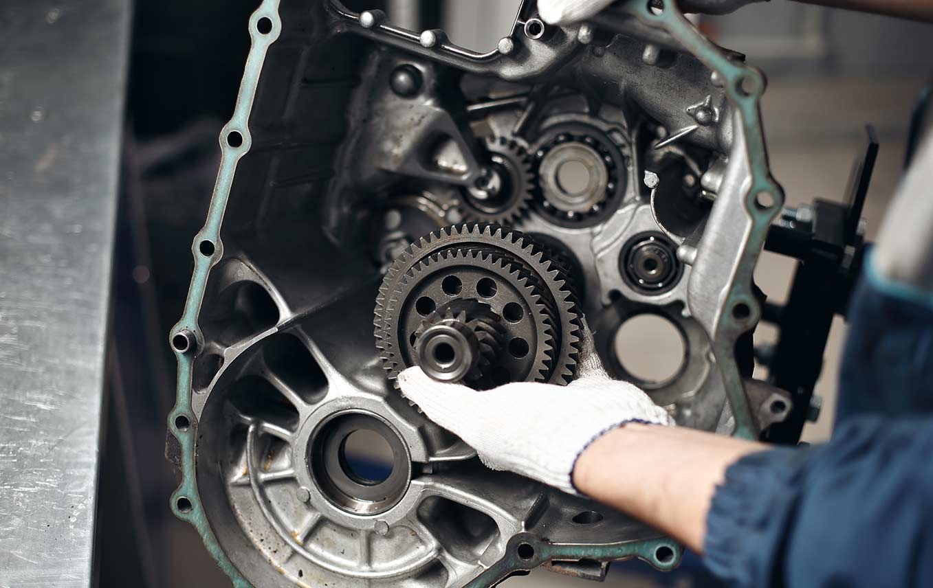 Common Transmission Slipping Symptoms – Full Guide